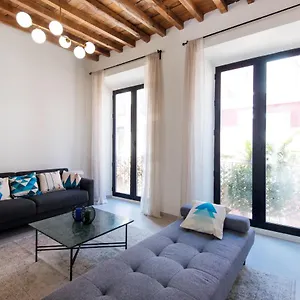 Tour Apartment- Elegance & Confort In The Historic Center Apartment